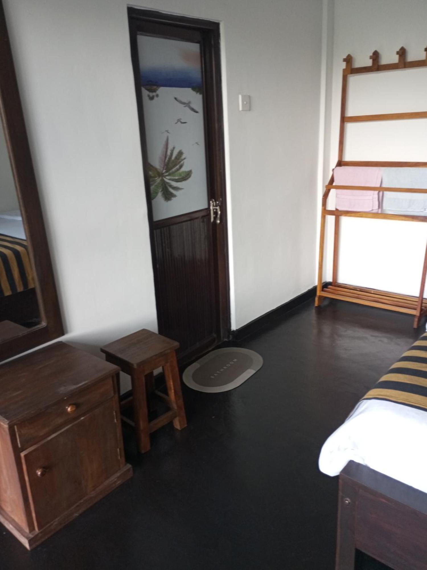 Chanidu Ella Inn エクステリア 写真